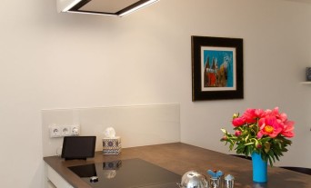 design-kueche-kochinsel-berbeldunstabzug-keramik_13
