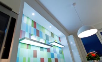 design-kueche-kuechenblock-granit-weiss-berbel-dunstabzug-bunt-46_thumb