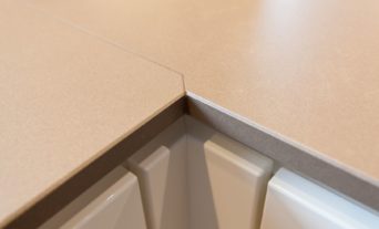 granit-kueche-weiss-design-miele-kuechengeraete-neff_060_th