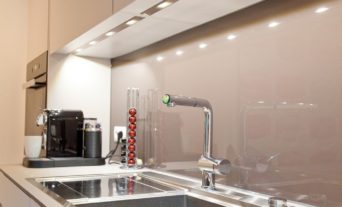 leicht-kueche-grau-grifflos-kochinsel-23_thumb