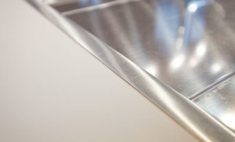 leicht-kueche-grau-grifflos-kochinsel-34_thumb