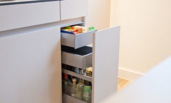 leicht-kueche-grau-grifflos-kochinsel-93_thumb