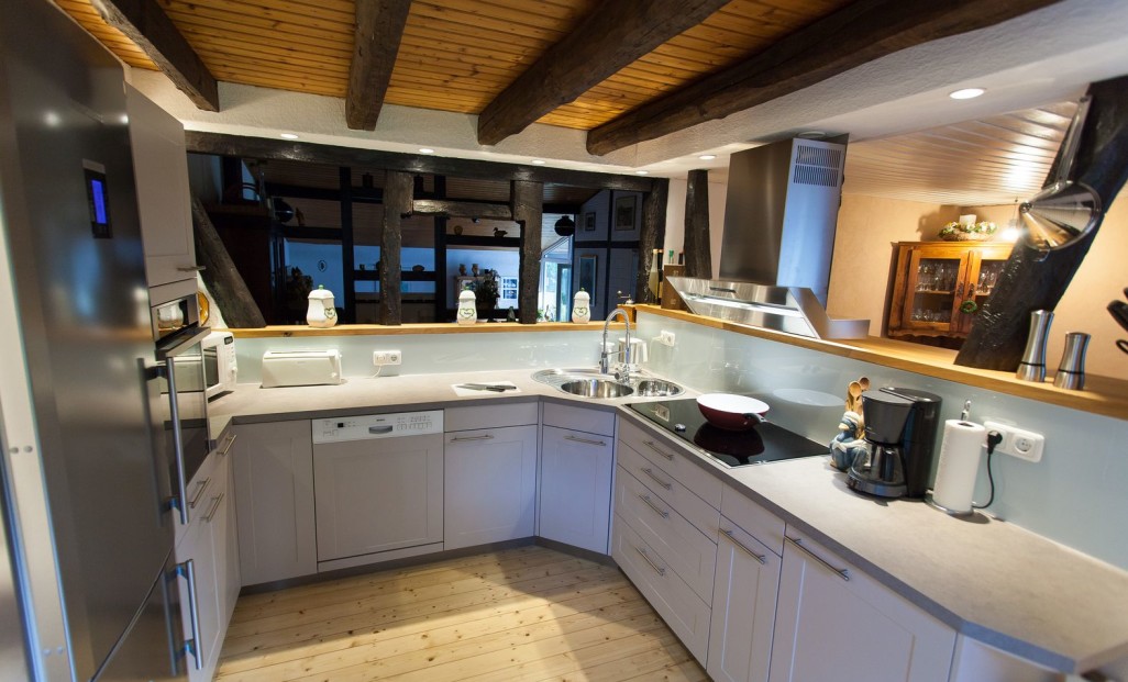 Moderne Küche im 150 Jahre alten Fachwerk-Haus - Küchenhaus Thiemann