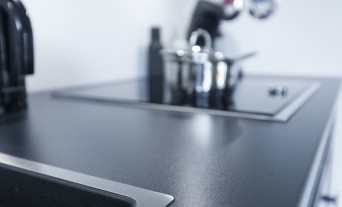 resopal arbeitsplatte schwarz-kueche_osb_designkueche